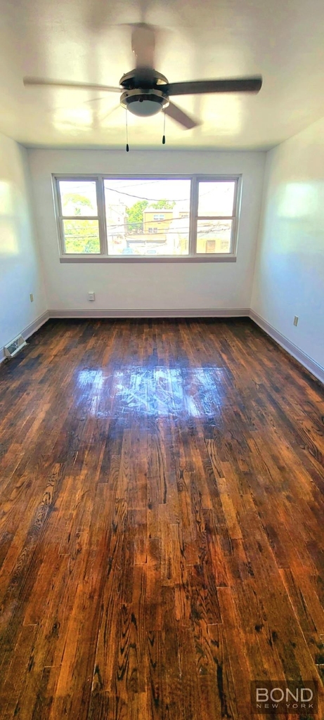 624 Underhill Avenue - Photo 1