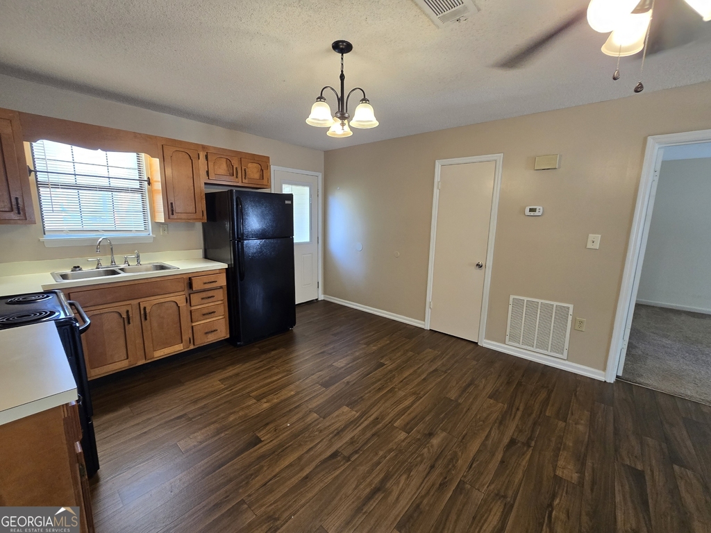 403 E Lawnwood Avenue - Photo 9
