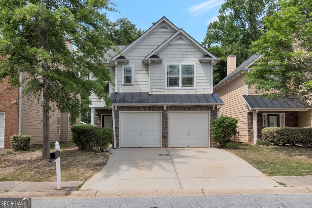 2020 Briar Creek Court - Photo 0
