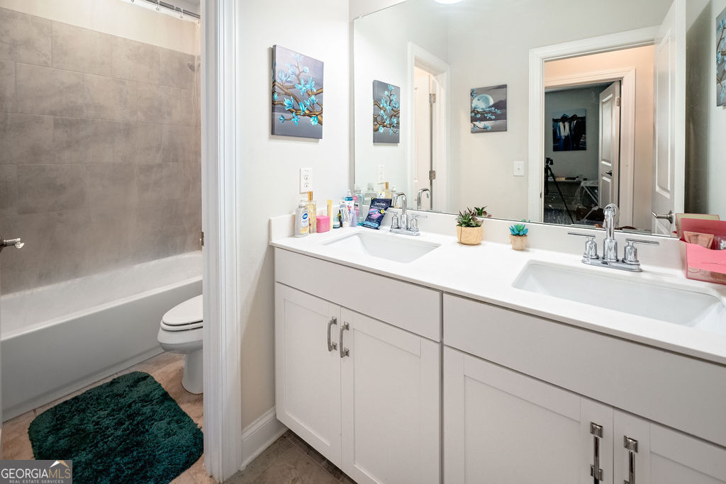 337 Caledonia Court - Photo 11