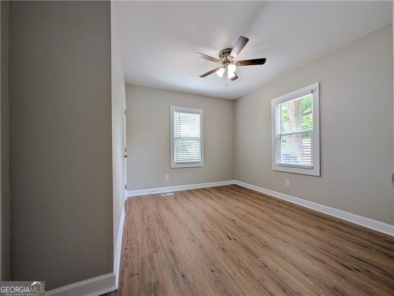 1377 Pine Avenue - Photo 8