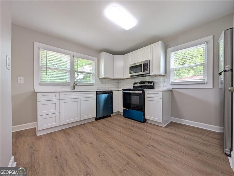 1377 Pine Avenue - Photo 5