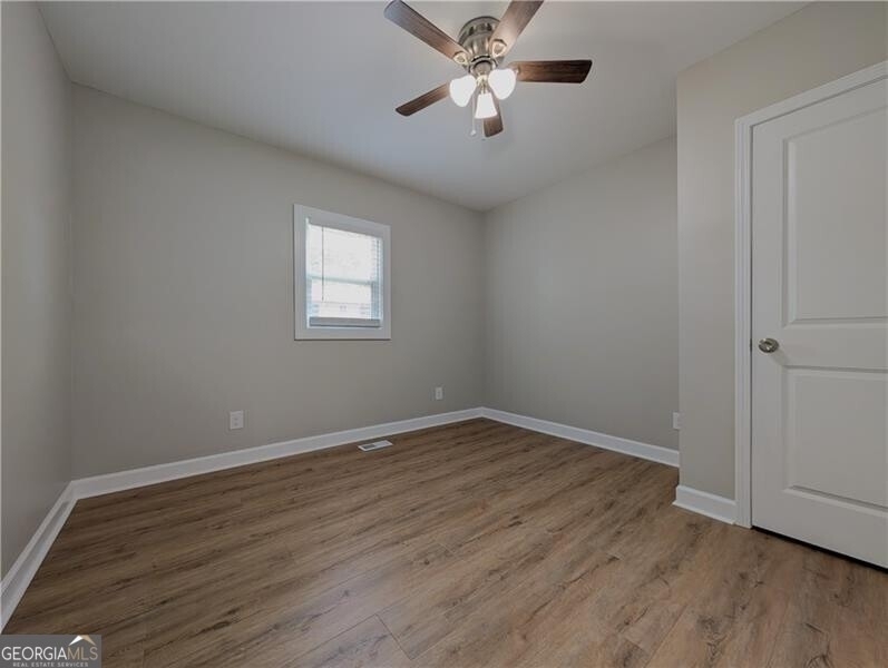 1377 Pine Avenue - Photo 13