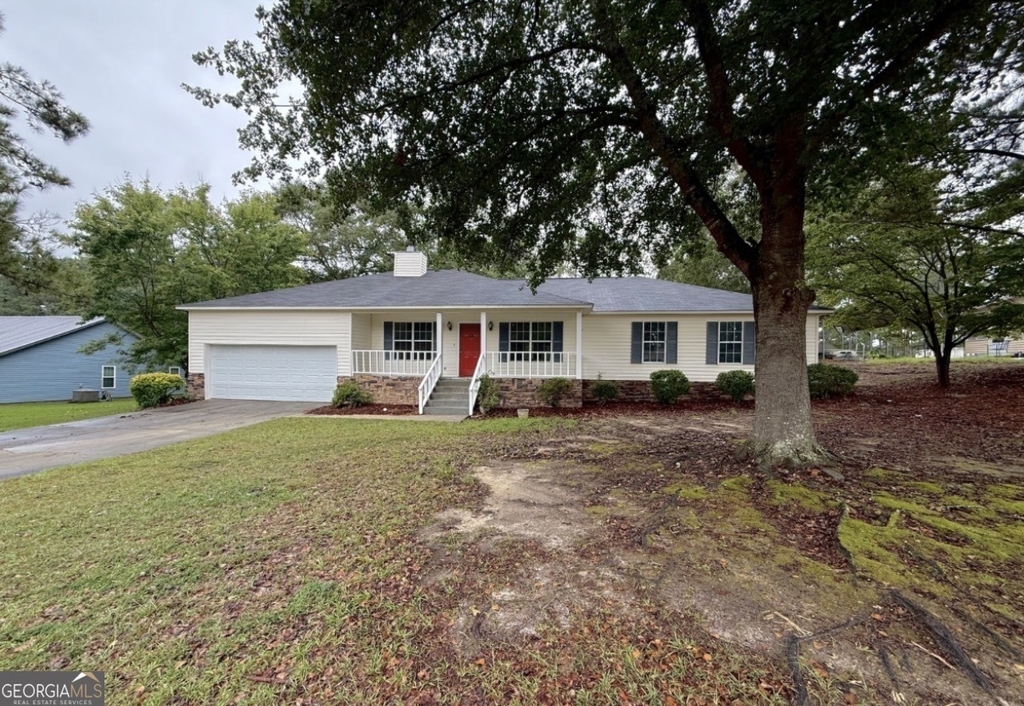 105 Mockingbird Drive - Photo 0
