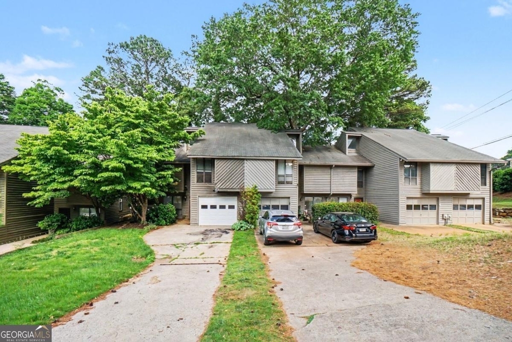 1006 Creatwood Circle Se - Photo 1