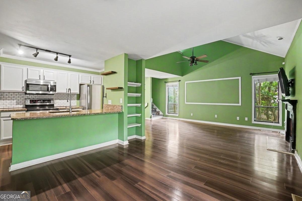 1006 Creatwood Circle Se - Photo 6