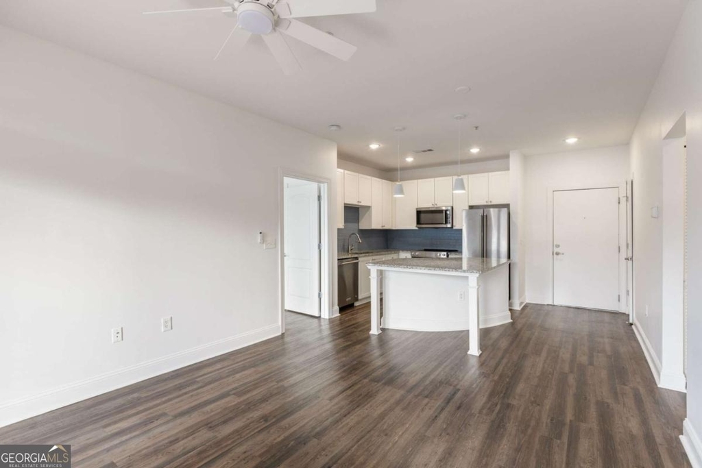 840 United Avenue Se - Photo 8