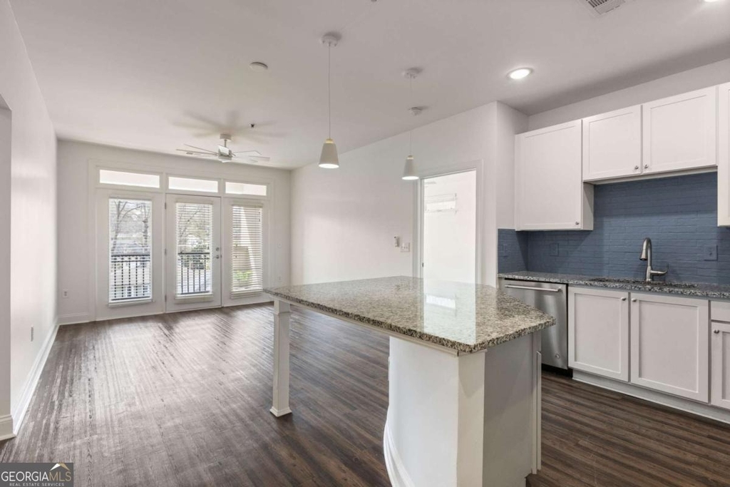 840 United Avenue Se - Photo 3