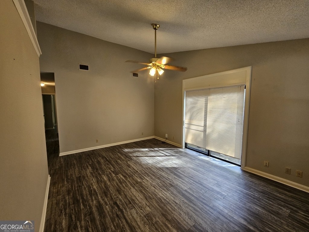 108 E Lakemont Drive - Photo 4