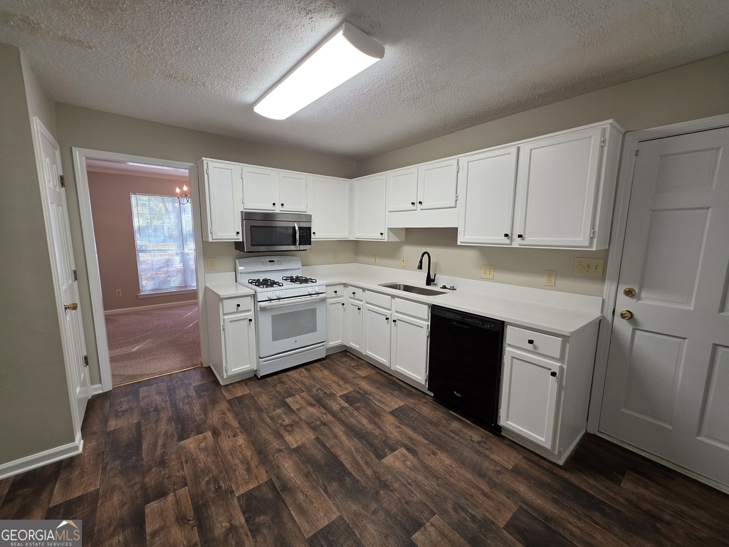 302 Henley Way - Photo 4