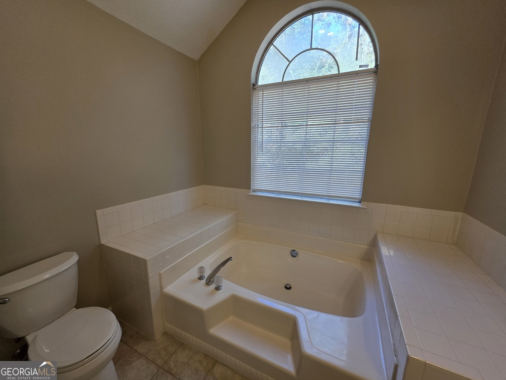 302 Henley Way - Photo 11