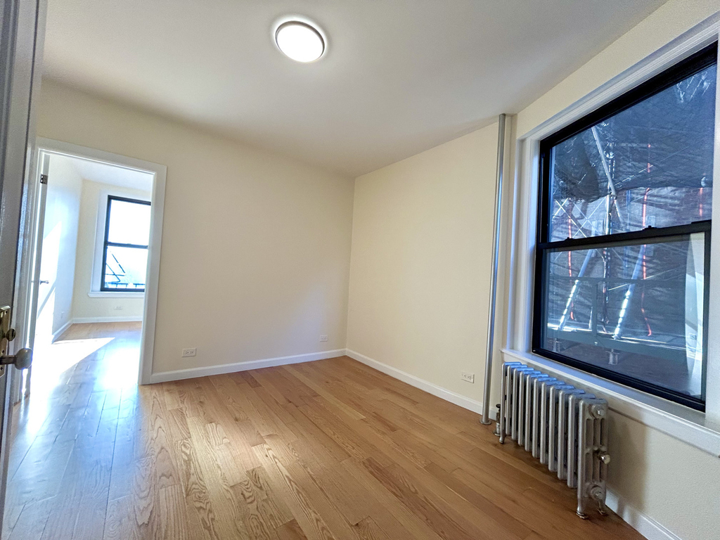 West 10th & Greenwich Ave - Photo 3