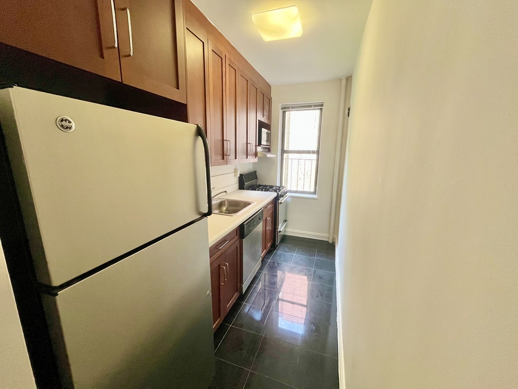 1680 York Avenue - Photo 1