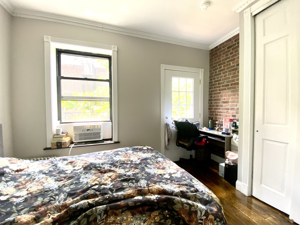 East 83rd Street - Photo 7