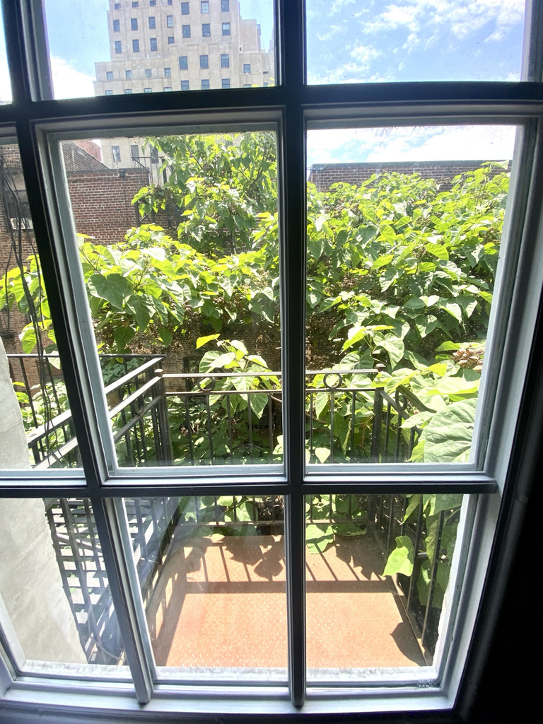 East 83rd Street - Photo 6