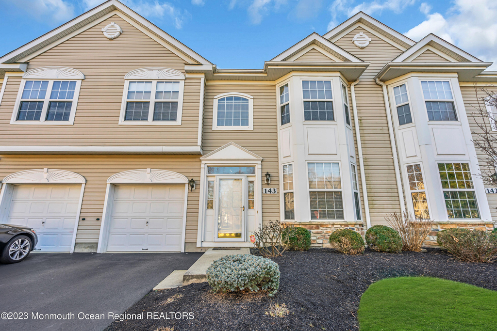143 Shinnecock Drive - Photo 2