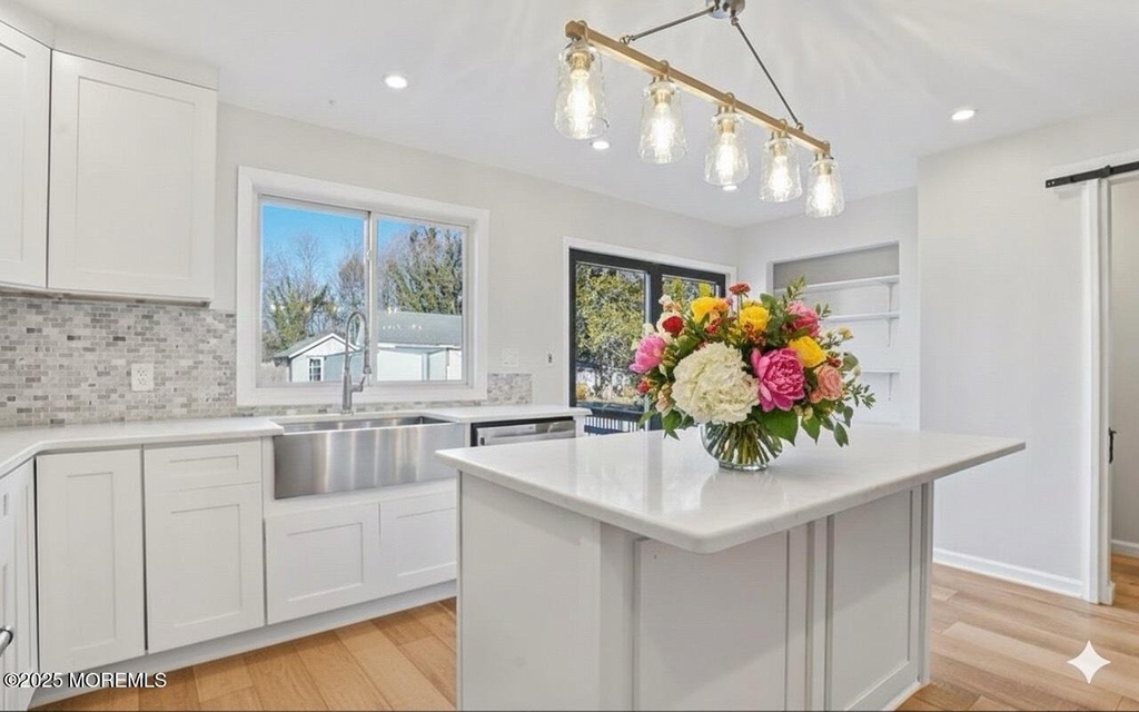 555 Cedar Avenue - Photo 3