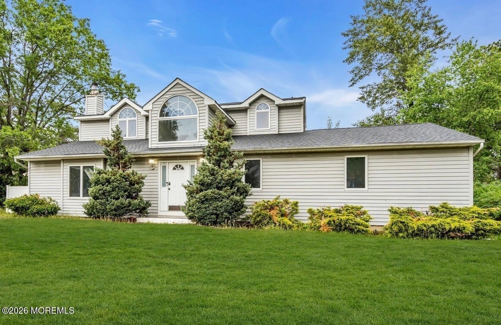 1112 Larchmont Street - Photo 0