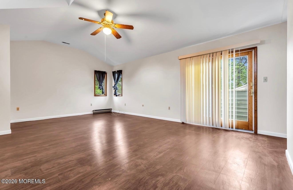 1112 Larchmont Street - Photo 8