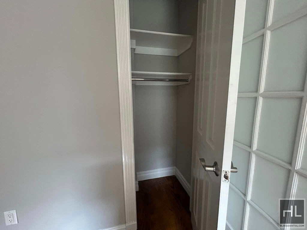 East 13th Street - Photo 6