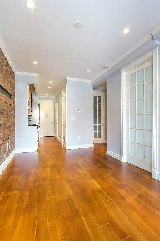 East 13th Street - Photo 10