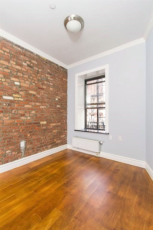 East 13th Street - Photo 11