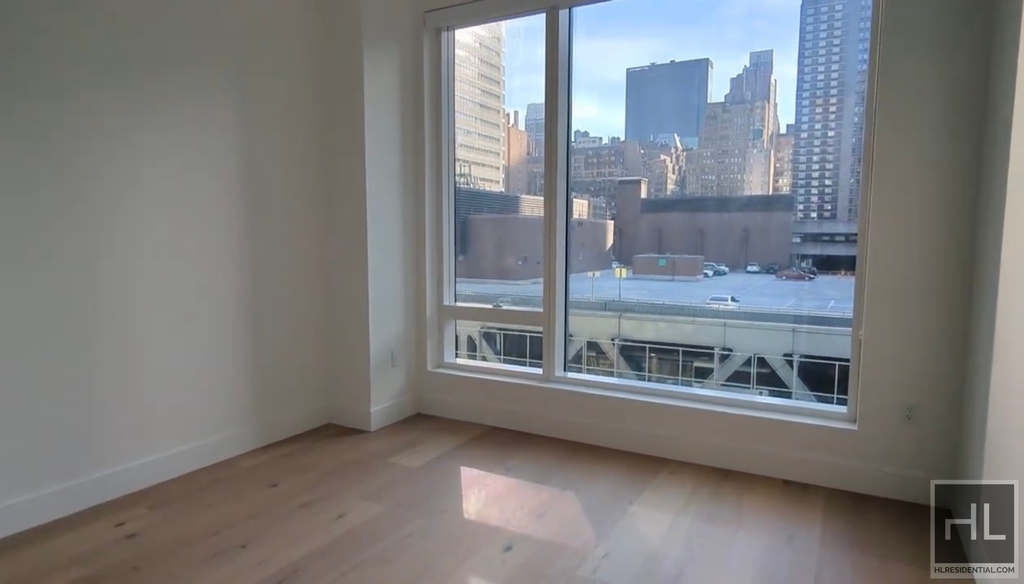 West 43rd Street - Photo 2