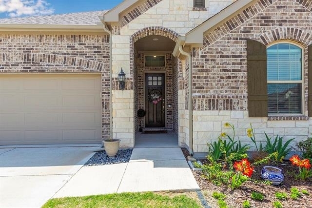 4507 Cypress Drive - Photo 2