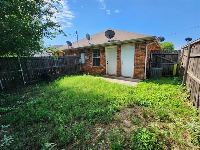 1429 E Robert Street - Photo 18