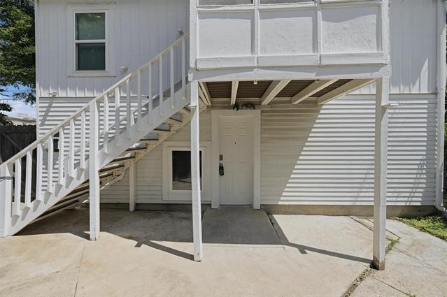 310 S Barrett Avenue - Photo 1
