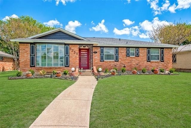 5739 Banting Way - Photo 0