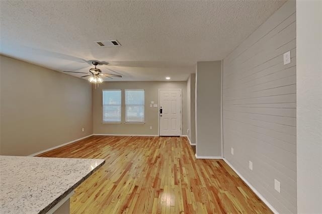 124 Stanford - Photo 2