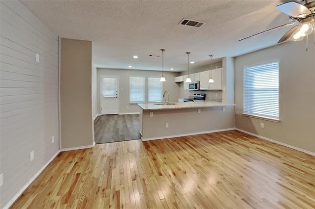 124 Stanford - Photo 1