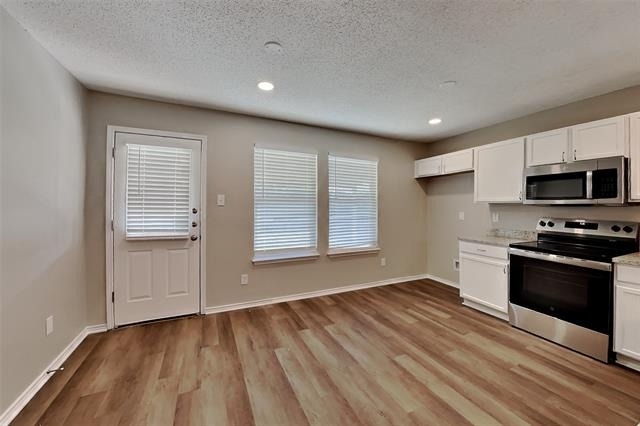 124 Stanford - Photo 3