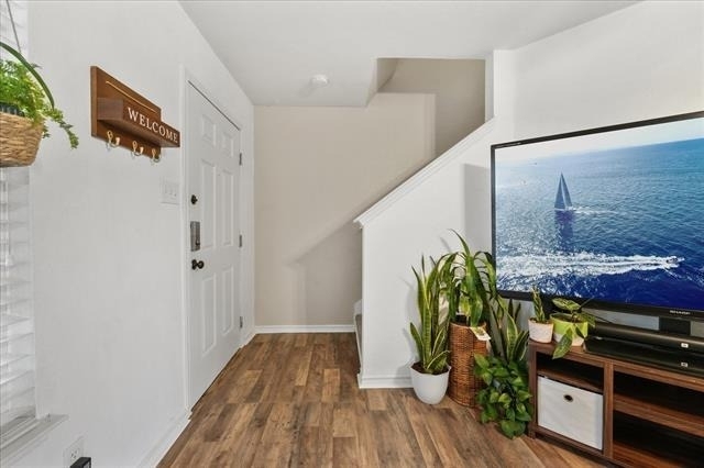 6913 Planters Row Drive - Photo 3