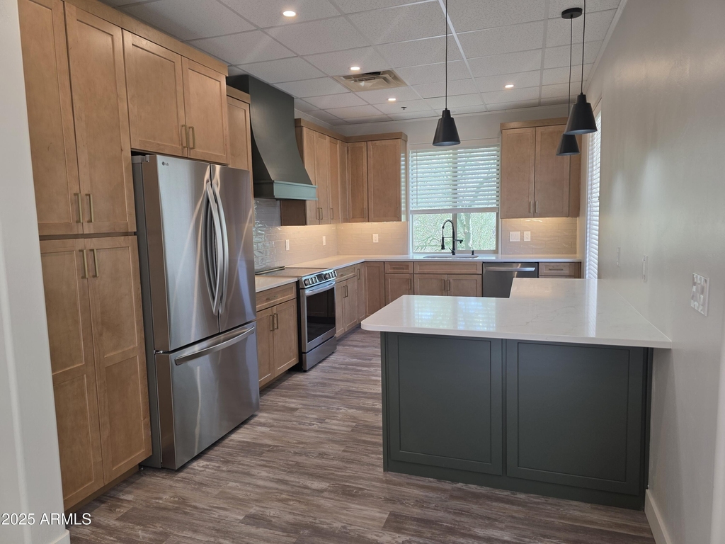 16715 E Parkview Avenue - Photo 0