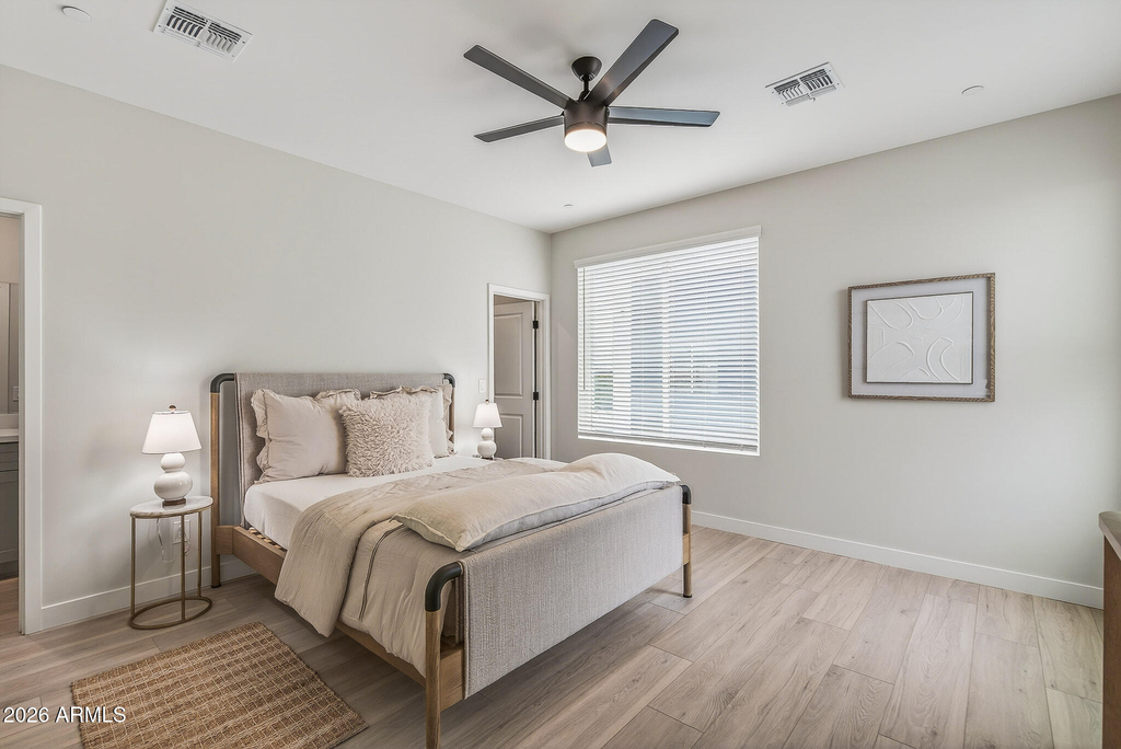 2601 E Clarendon Avenue - Photo 27