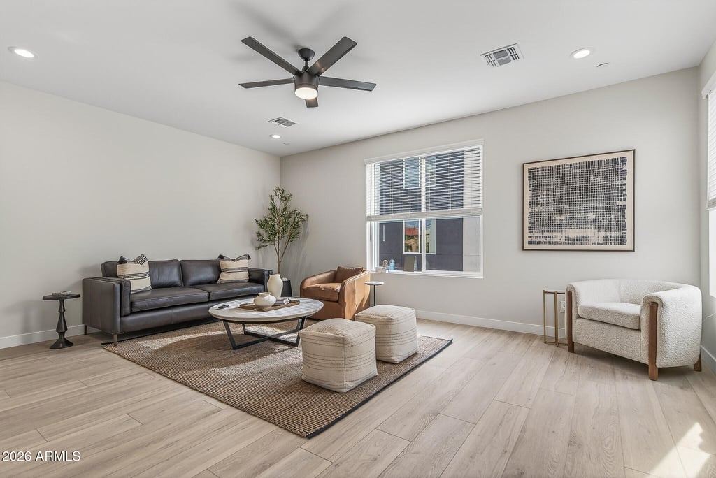 2601 E Clarendon Avenue - Photo 8