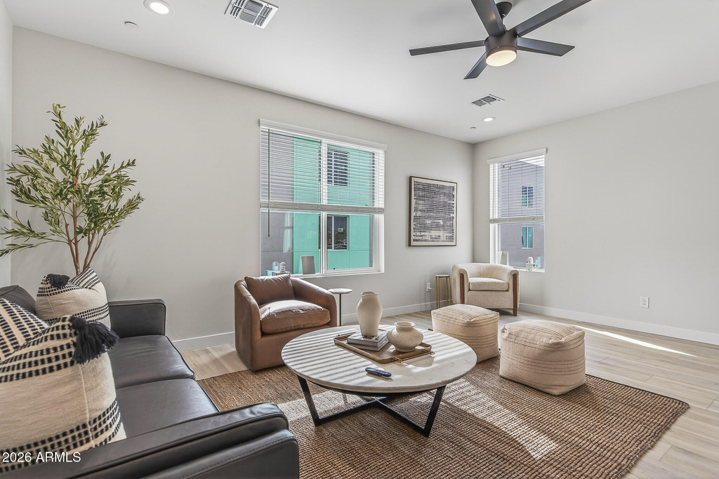 2601 E Clarendon Avenue - Photo 11