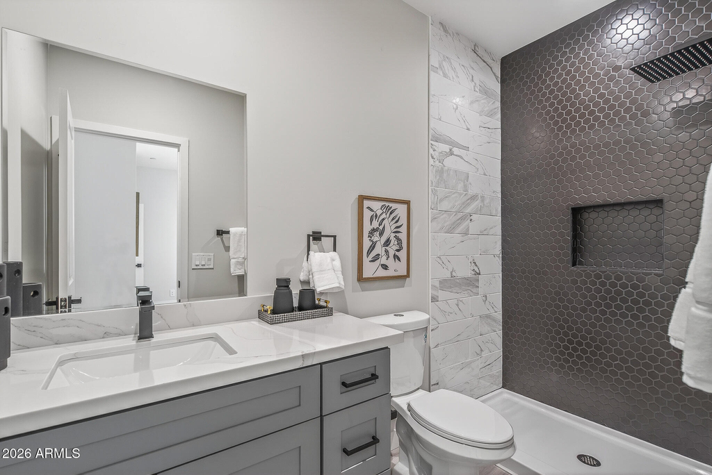 2601 E Clarendon Avenue - Photo 29