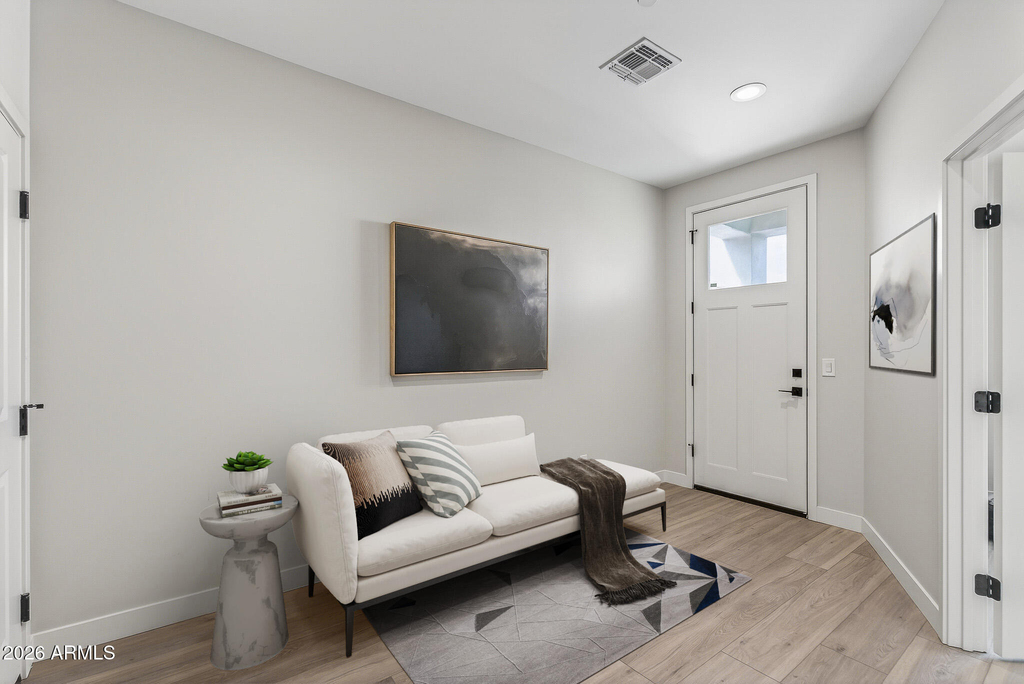 2601 E Clarendon Avenue - Photo 4