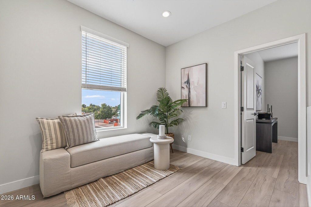 2601 E Clarendon Avenue - Photo 23