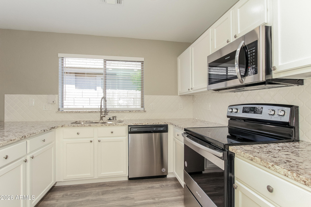 7005 S 31st Drive - Photo 2