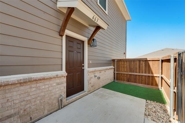 663 Wheatfield Drive - Photo 4