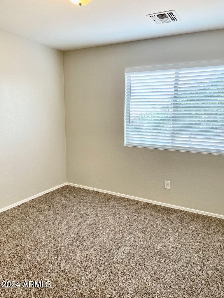 9820 W Pioneer Street - Photo 36