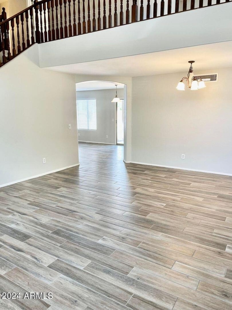 9820 W Pioneer Street - Photo 7