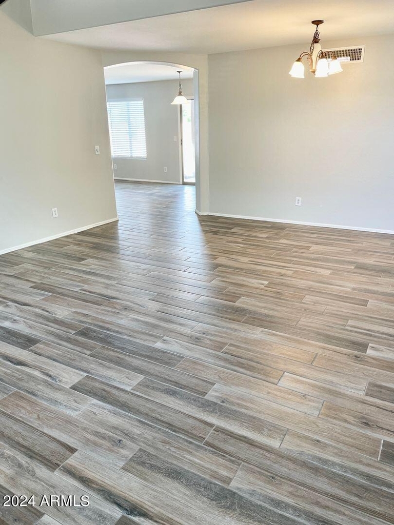 9820 W Pioneer Street - Photo 9