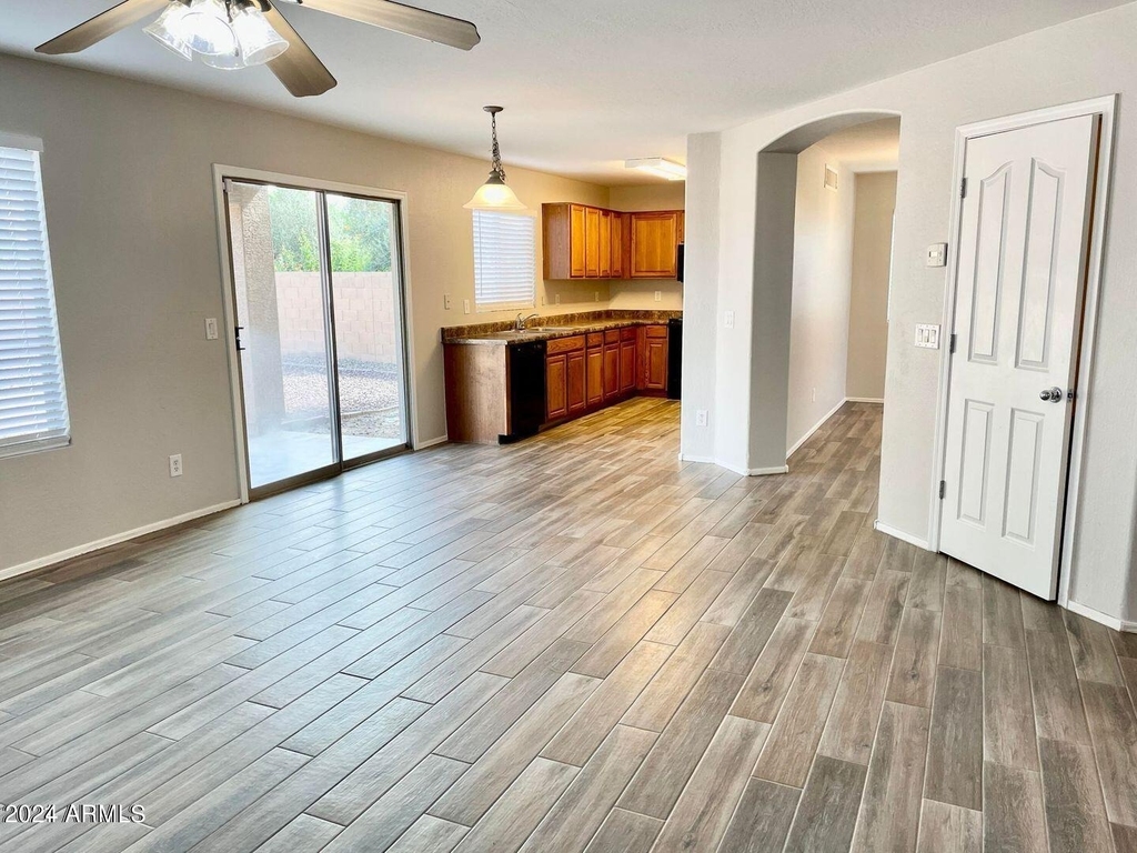 9820 W Pioneer Street - Photo 16