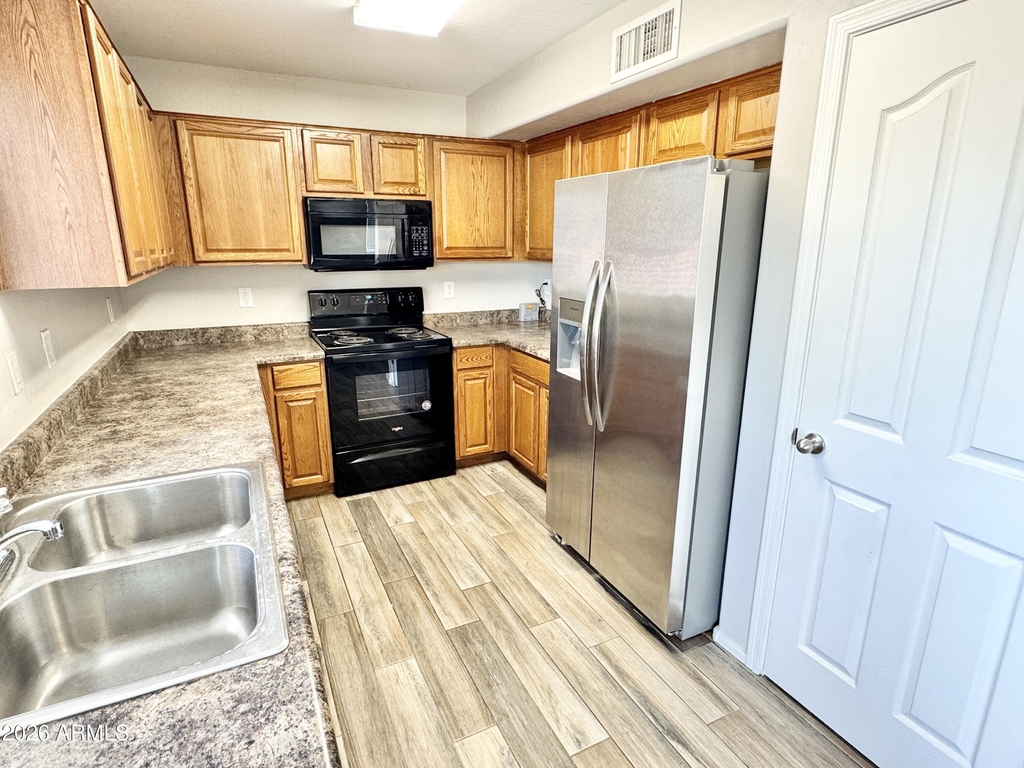 9820 W Pioneer Street - Photo 20