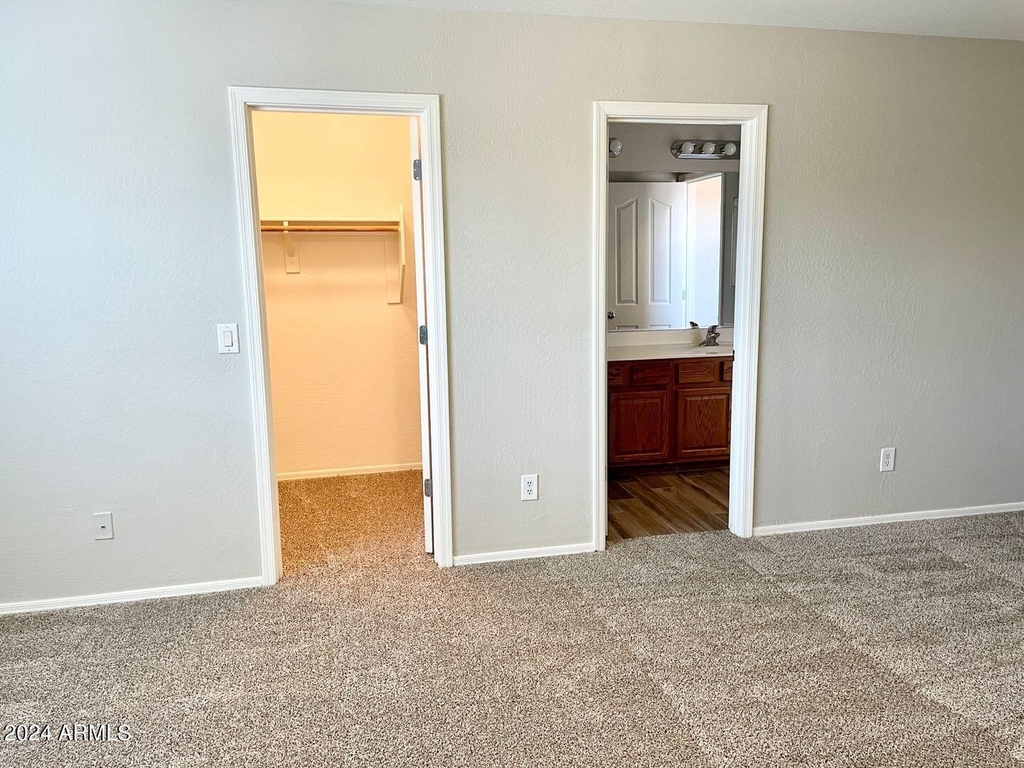 9820 W Pioneer Street - Photo 32